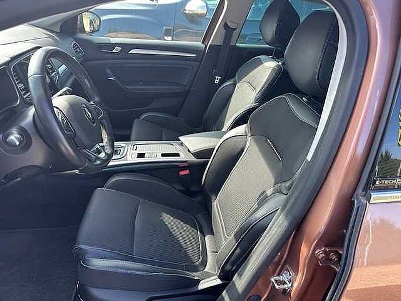 Renault Megane Grandtour E-Tech Plugin 160